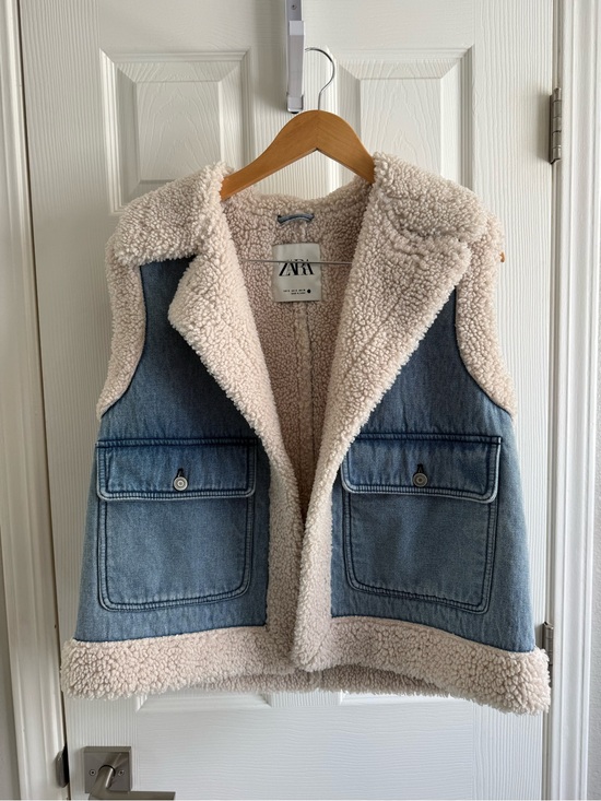 Zara Jackets & Blazers - ZARA Cream Sherpa & Light Blue Denim Vest
